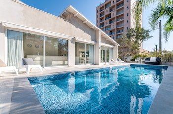 Magical Villa In Herzliya