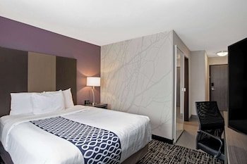 La Quinta Inn & Suites by Wyndham Fayetteville