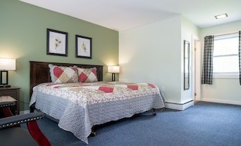 Acadia Pines Motel