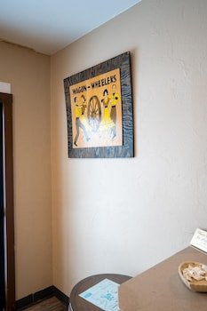 Wagon Wheel Hotel