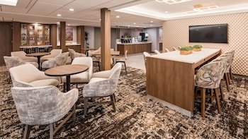 SureStay Plus Hotel by Best Western Chicago Lombard