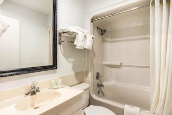Quality Inn near Six Flags