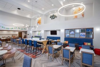 Hampton Inn & Suites Muncie
