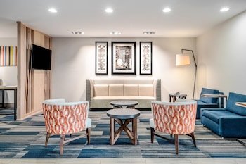 Holiday Inn Express & Suites Tappahannock