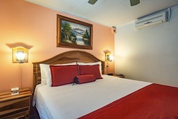 Prado Inn And Suites