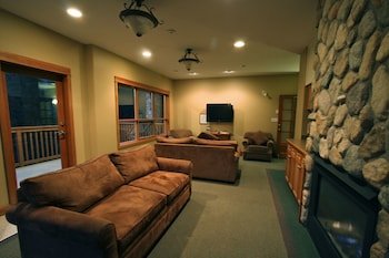 The Pinnacle Lodge