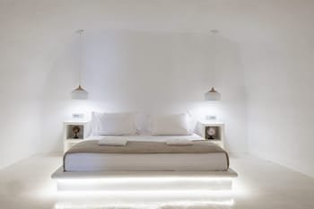 The Globe Suites