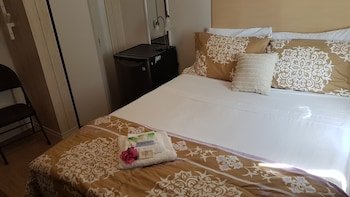 Crestview Guest House
