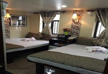 Skylark Hostel