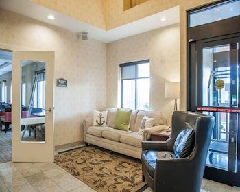 Comfort Suites