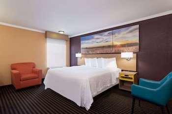 Days Inn by Wyndham Anderson IN