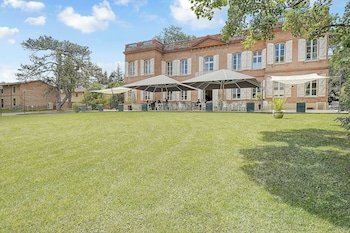 Le Domaine de Montjoie BW Premier Collection