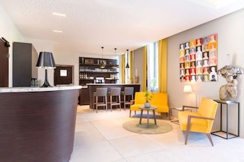 Le Domaine de Montjoie BW Premier Collection