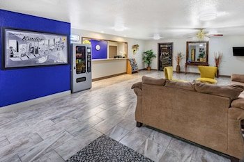 Super 8 by Wyndham Kinder/Coushatta near Casino