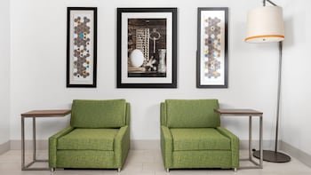 Holiday Inn Express & Suites Conroe I-45 North