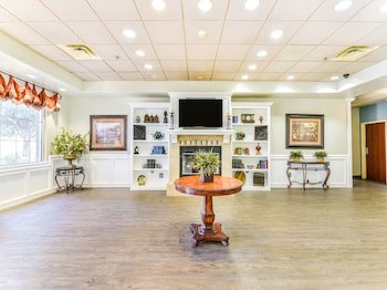 OYO Townhouse Oklahoma City Airport