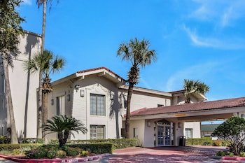 Motel 6 Baytown, TX - Garth Rd