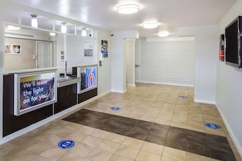 Motel 6 Baytown, TX - Garth Rd
