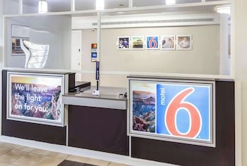 Motel 6 Baytown, TX - Garth Rd