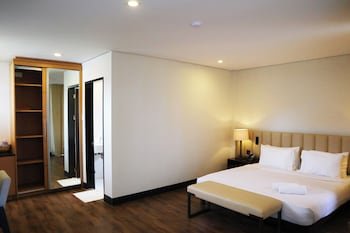 Dolores Tropicana Resort & Hotel
