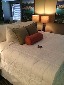 Postmarc Hotel & Spa Suites
