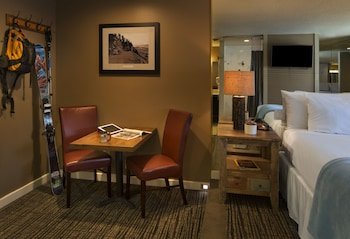 Postmarc Hotel & Spa Suites