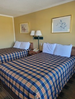 Smokies Motel Sevierville Kodak