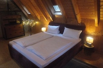 Rheinufer Lodge