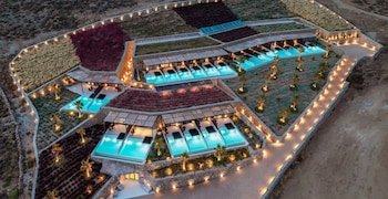 Ftelia Black Villas