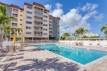 Sand Caper by RedAwning