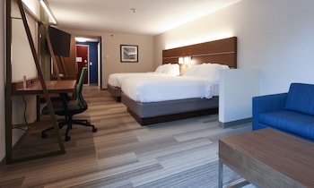 Holiday Inn Express Hotel & Suites Cincinnati SE Newport