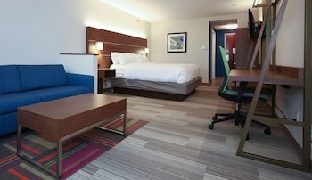 Holiday Inn Express Hotel & Suites Cincinnati SE Newport