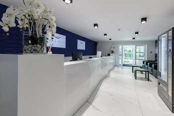 Aqua House