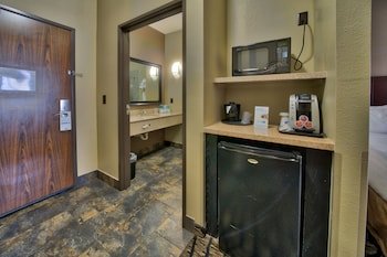 Holiday Inn Express & Suites South