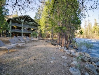 Cedar Grove Lodge