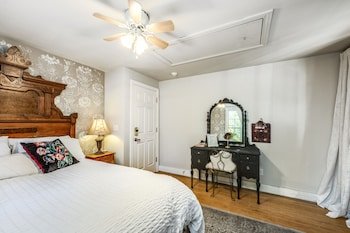 The Grand Dutch Flat Hotel