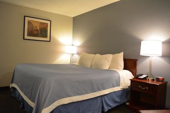 Days Inn by Wyndham West Des Moines