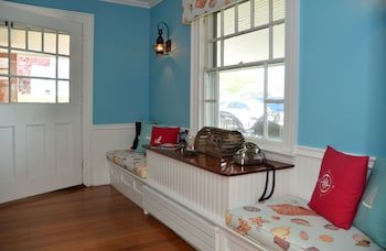 Beach Breeze Inn