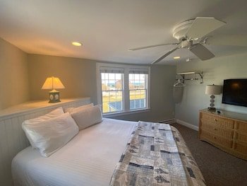 Beach Breeze Inn