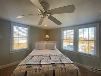 Beach Breeze Inn