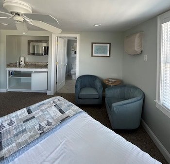 Beach Breeze Inn