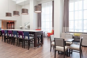 Hampton Inn & Suites Overland Park South
