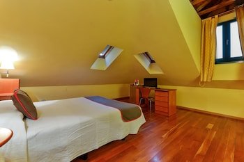 Hostal La Chata By OYO Rooms