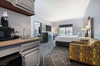 Best Western Plus Appleton Airport/Mall Hotel