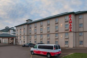 Ramada by Wyndham Red Deer Hotel & Suites
