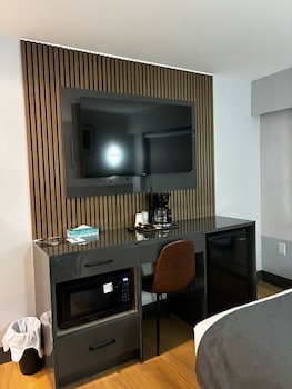Lakewood Inn