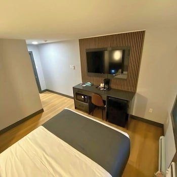 Lakewood Inn
