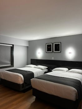 Lakewood Inn