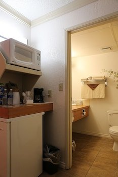 Tamarack Motor Inn