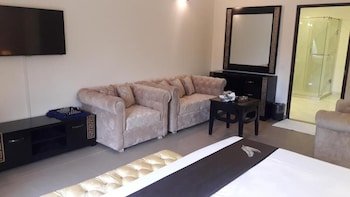 MaryLeena Hotel Gulberg